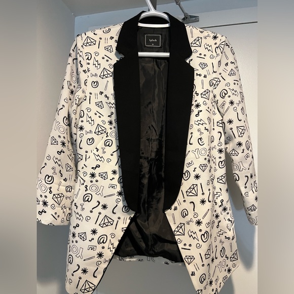 Trendy white and black blazer jacket - Picture 1 of 2